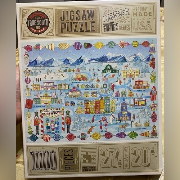Santa's Home Town 1,000 Piece Jigsaw Puzzle